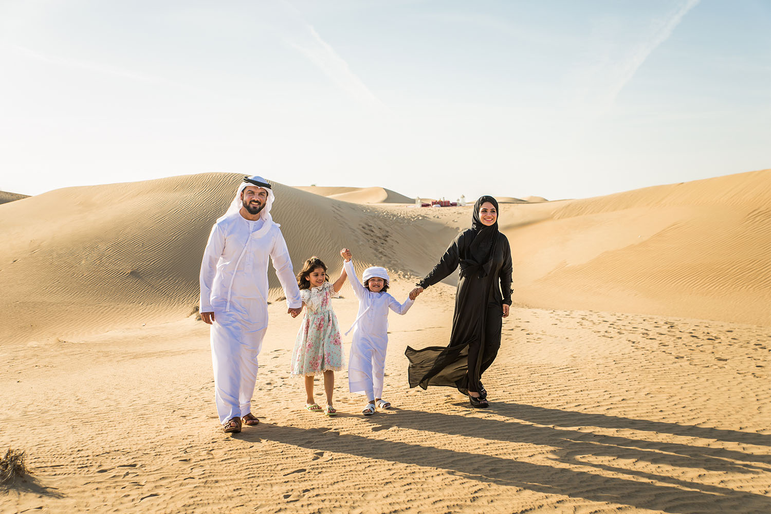 arabian-family-in-the-desert
